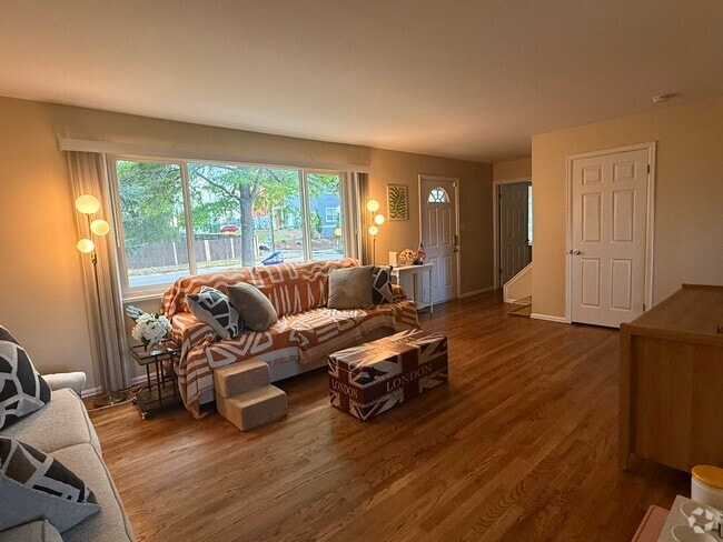 Building Photo - 1522 Rainier Dr Rental