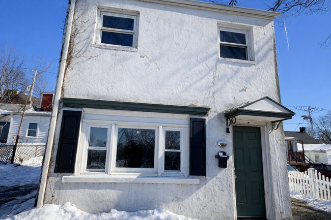 Photo - 2 Bedroom, 1 Bathroom House in Lancaster