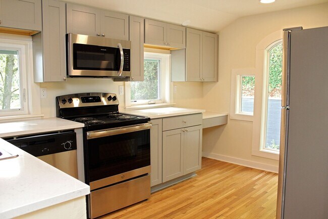 Photo - 2400 SW Hoffman Ave Unidad 4