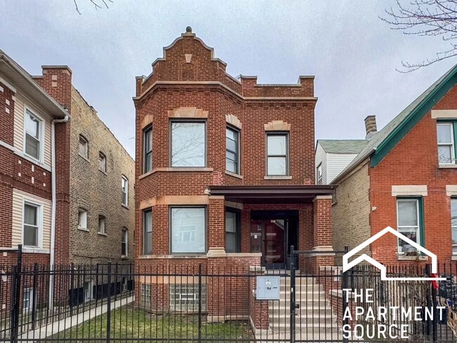 Photo - 1536 N Hamlin Ave Unit G