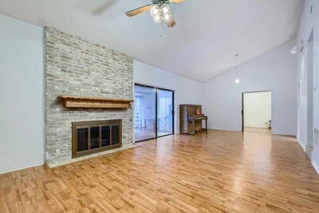 Photo - 6422 Honey Hill