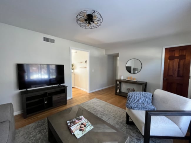 Photo - 8024 Outlook Dr