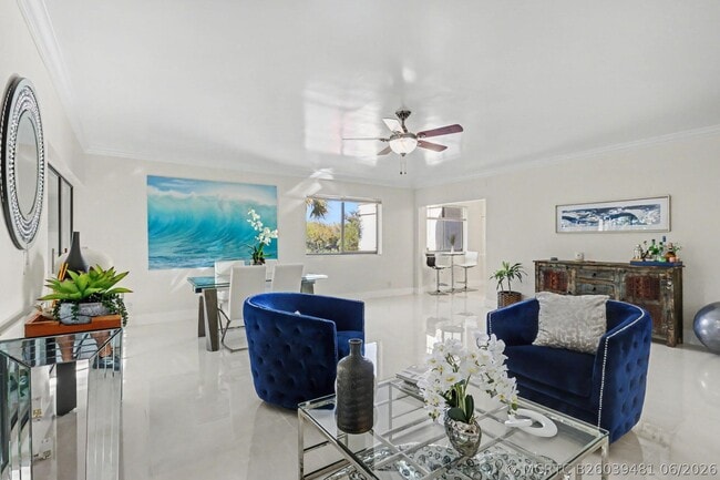 Building Photo - 403 Longboat Ln W Unit 403