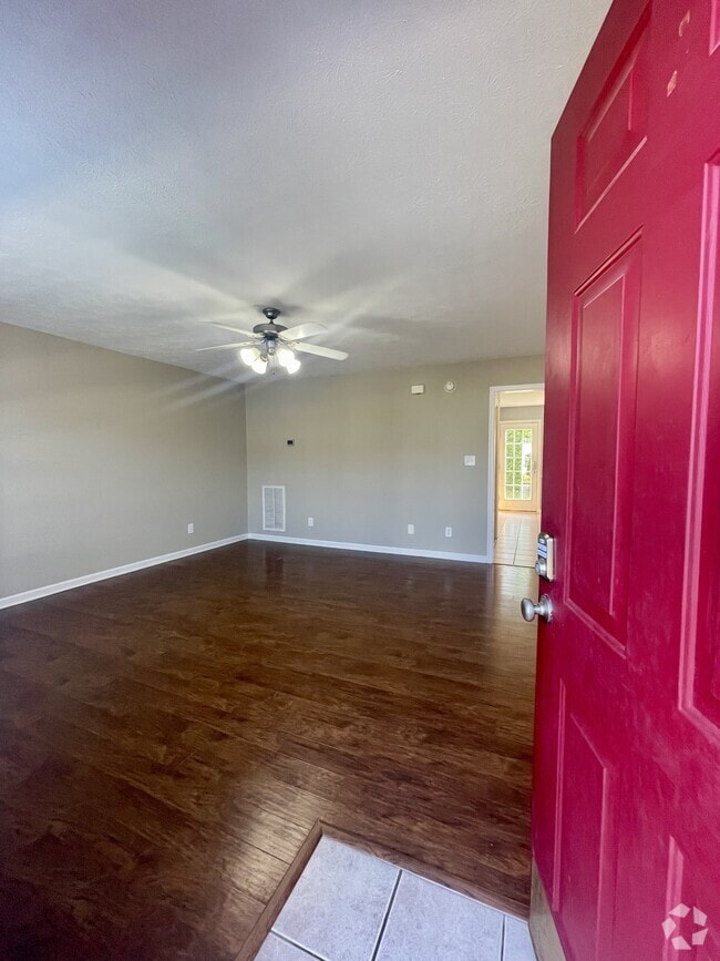 Building Photo - 1031 Middle View Dr Rental