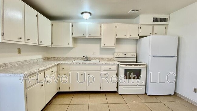 Photo - 3519 E Ellington Pl