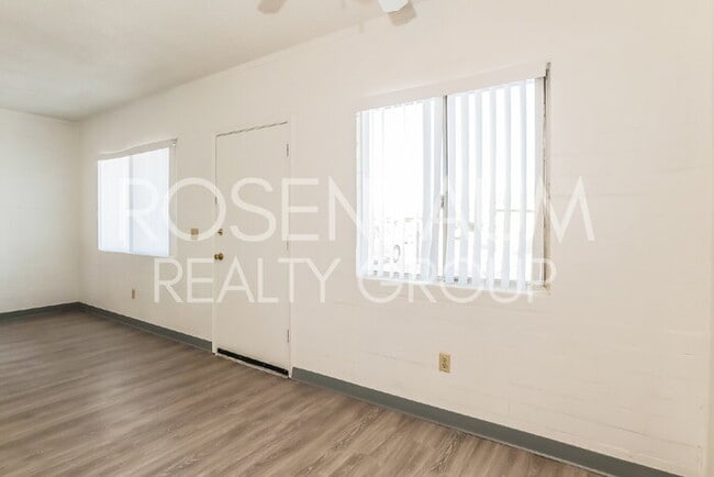 Photo - 1518 E Hedrick Dr Unidad T