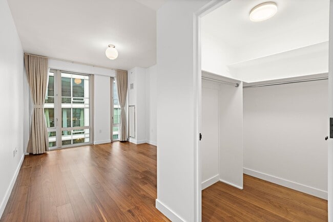 Photo - 2 Shore Ln Unidad 311