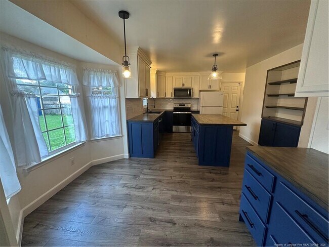 Photo - 7620 Hammersley Rd