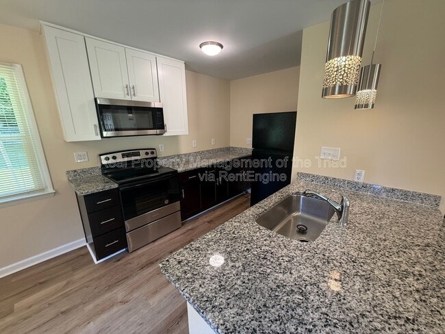 Photo - 5208 Larkspur Dr