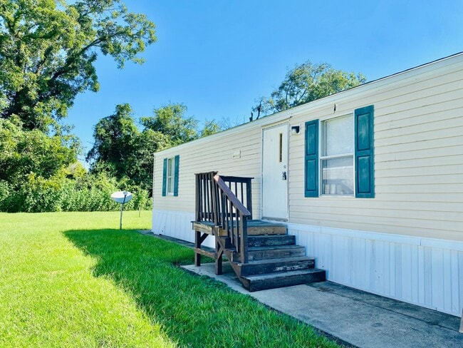 Building Photo - Cute 2 bed/1 bath mobile home in Opelousas Unit CVMHP277