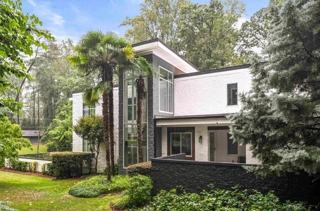 Photo - 1960 Tall Tree Dr NE