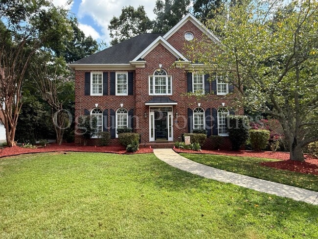 Building Photo - 4BR/2BA/2-0.5BA Custom Home in Greenbrier ...