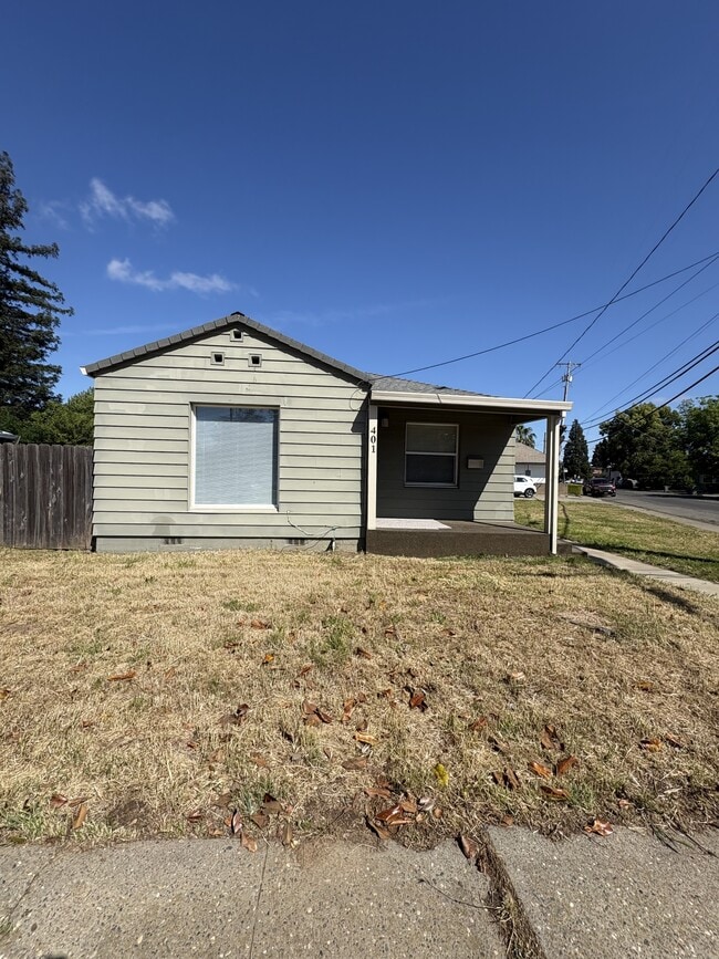 Photo - 401 Ainsley Ave