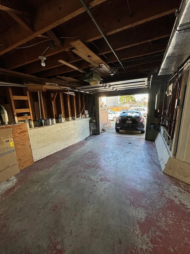 Photo - 207 Woodrow St