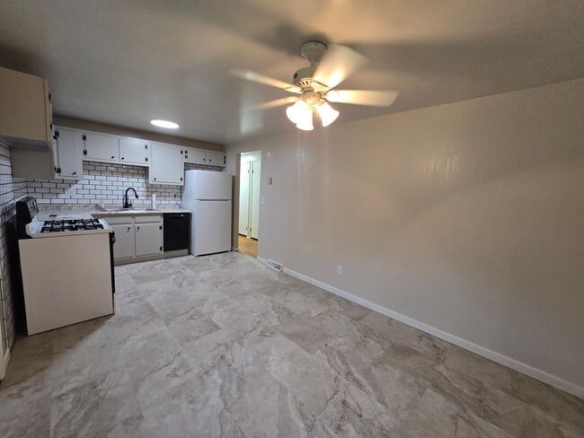Photo - Beautiful 3 Bedroom Split Entry - Plum School District - AVAILABLE NOW