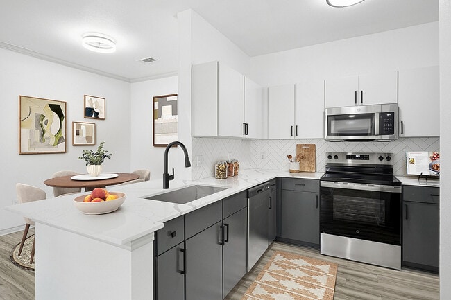 2x2 1240 pies cuadrados B2 - Cocina - Birchstone Northlake