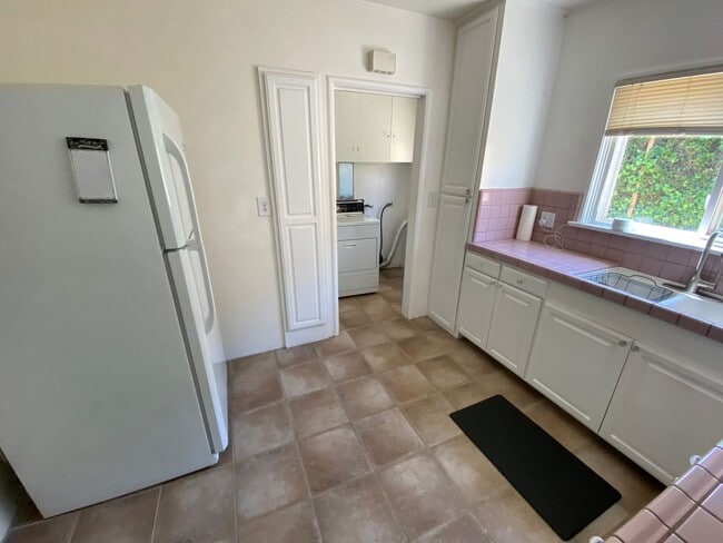 Photo - 214 S Bonita St