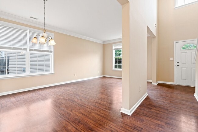 Photo - Delightful 4 Bedroom Minutes From Brier Creek and NW Raleigh.
