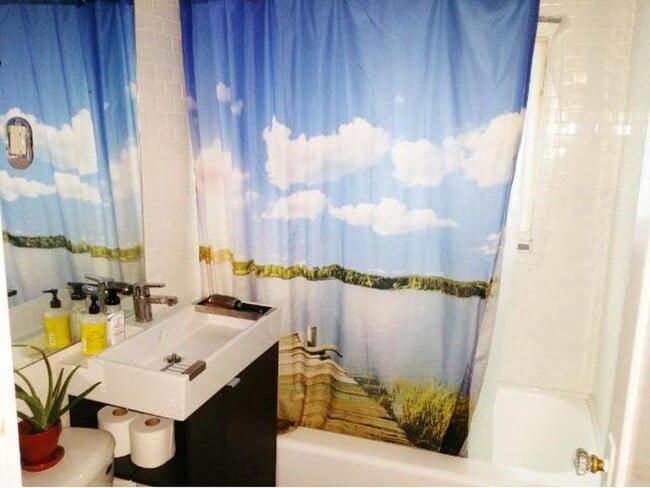 Photo - 951 18th Ave SE