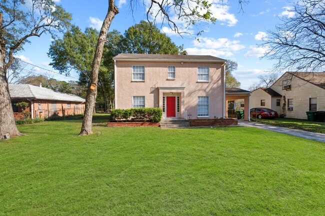 Building Photo - 2917 Iola St