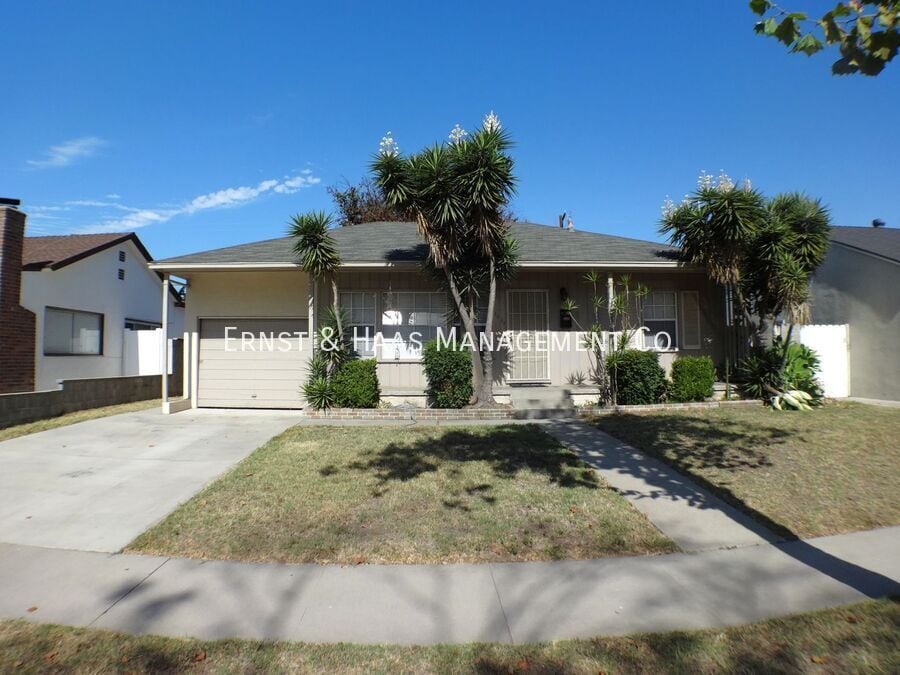 Photo - 5609 Castana Ave