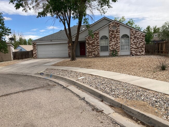 Building Photo - 1340 Bellflower Dr NE