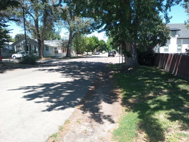 street - 1506 S Denver Ave