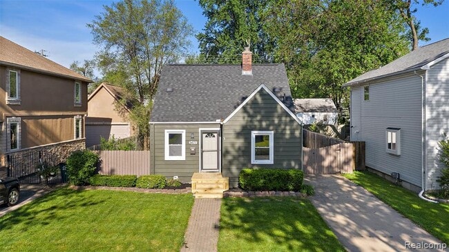 3477 Cummings Ave