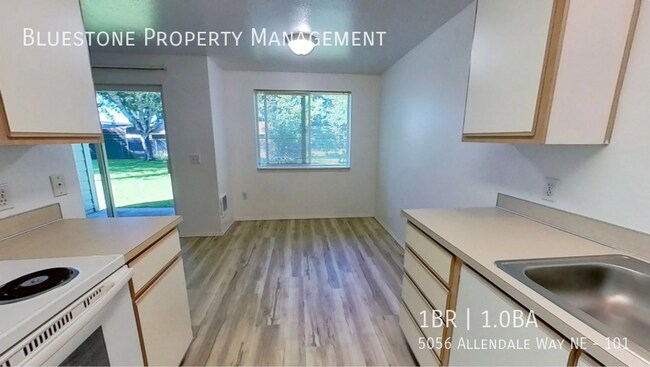 Photo - New LVP flooring in 1 Bedroom Apartment ne... Unidad 101