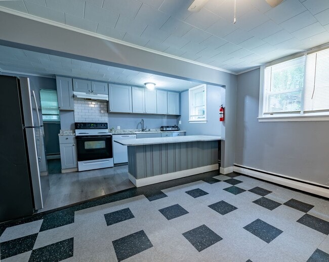 Building Photo - Charming 3-Bedroom Apartment in Midtown Ki... Unit 175