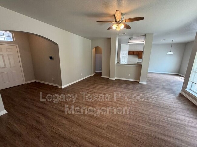113 Palomino Dr