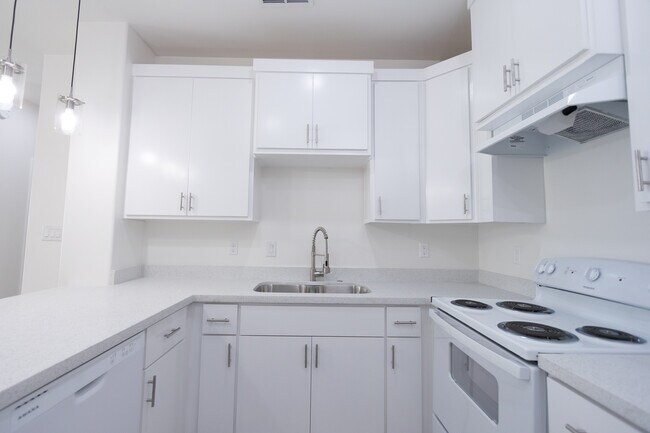Photo - 2020 E Valley Cir Unidad A
