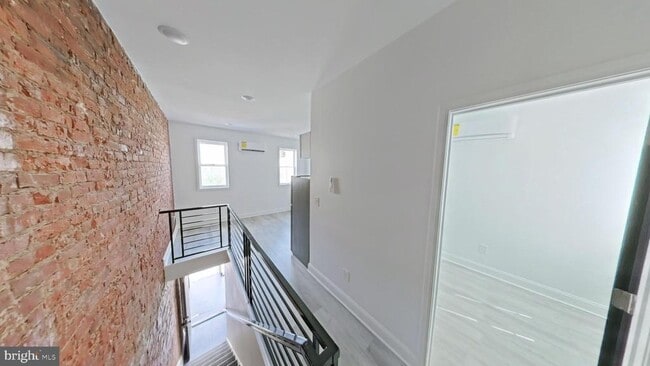 Building Photo - 3510 N Mascher St