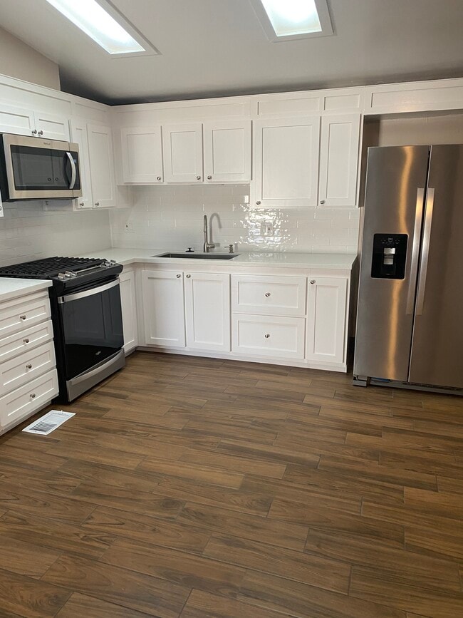 Building Photo - 19651 Grand Ave