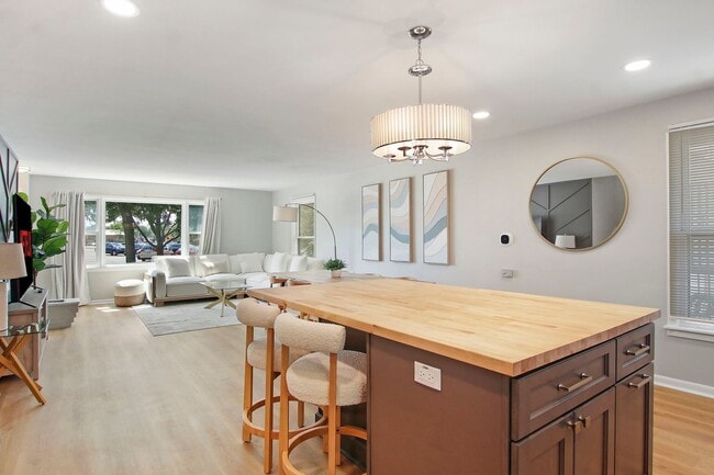 Photo - Arlington Heights Rental