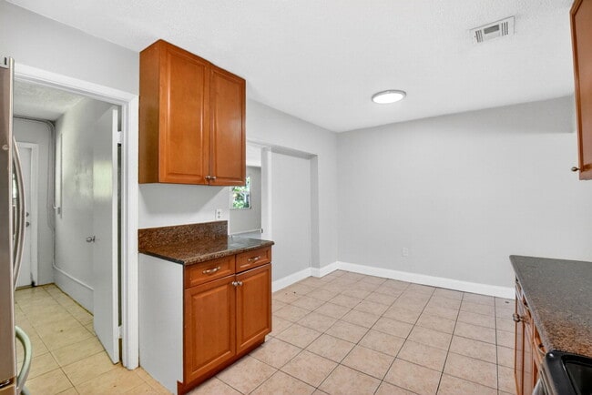 Photo - 775 Snead Cir