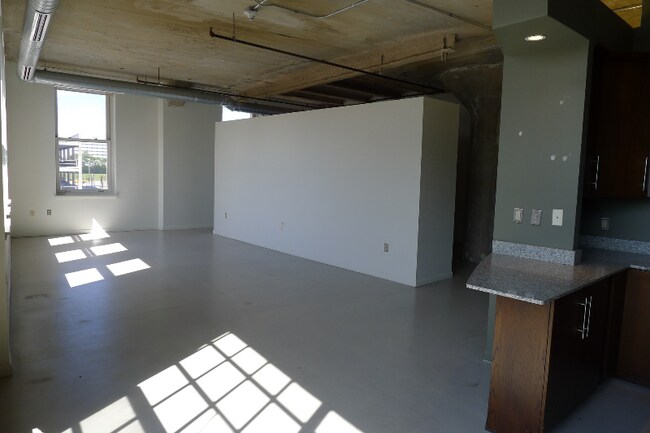 Photo - 41 Burroughs St Unidad 205