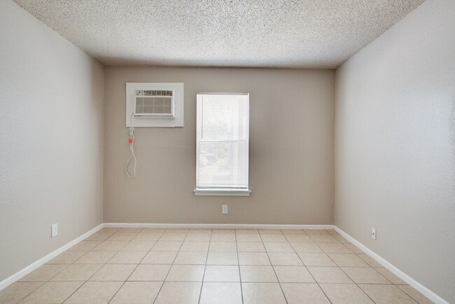 Photo - Move in Special - South Side 1 Bedroom Unidad 321 Verne St