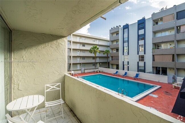 Building Photo - 10000 NW 80th Ct Unit 2247 Rental