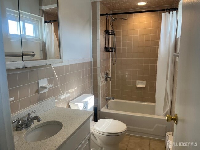 Photo - 110 Oak Tree Ave Unit 2