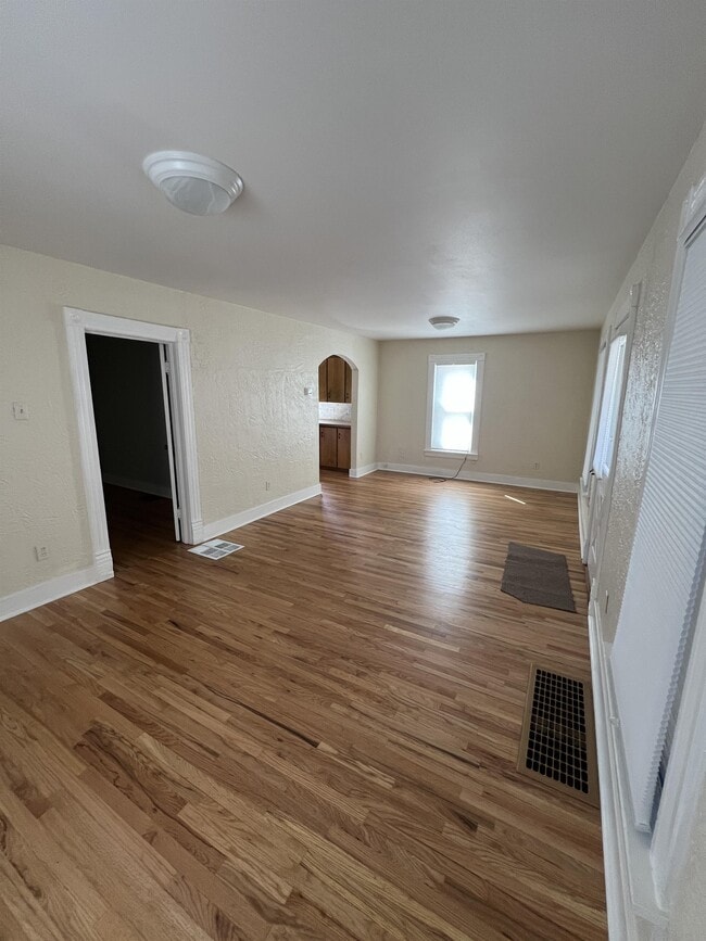 Photo - 714 Meeker St