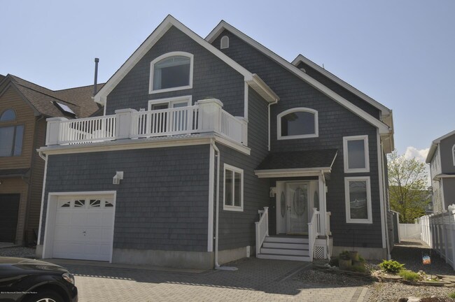 Photo - 1619 Ocean Ave