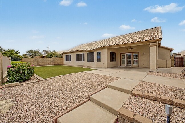 Photo - 691 S Sahuaro Dr
