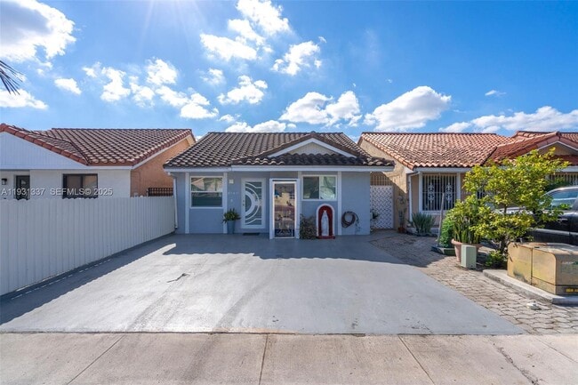 Photo - 2140 W 53rd St