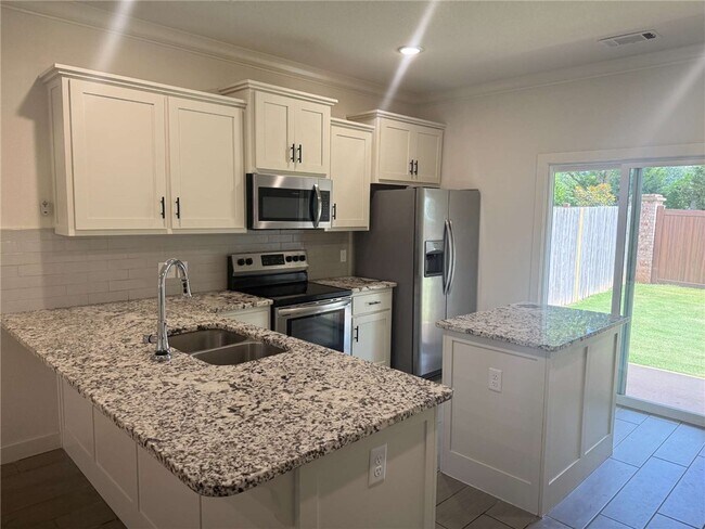 Photo - 3217 SW Hillstone Ave