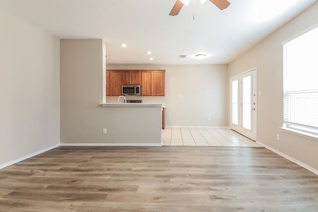 Photo - 415 Fisherman Trail