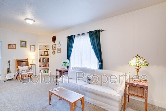 Photo - 944 N 7th St
