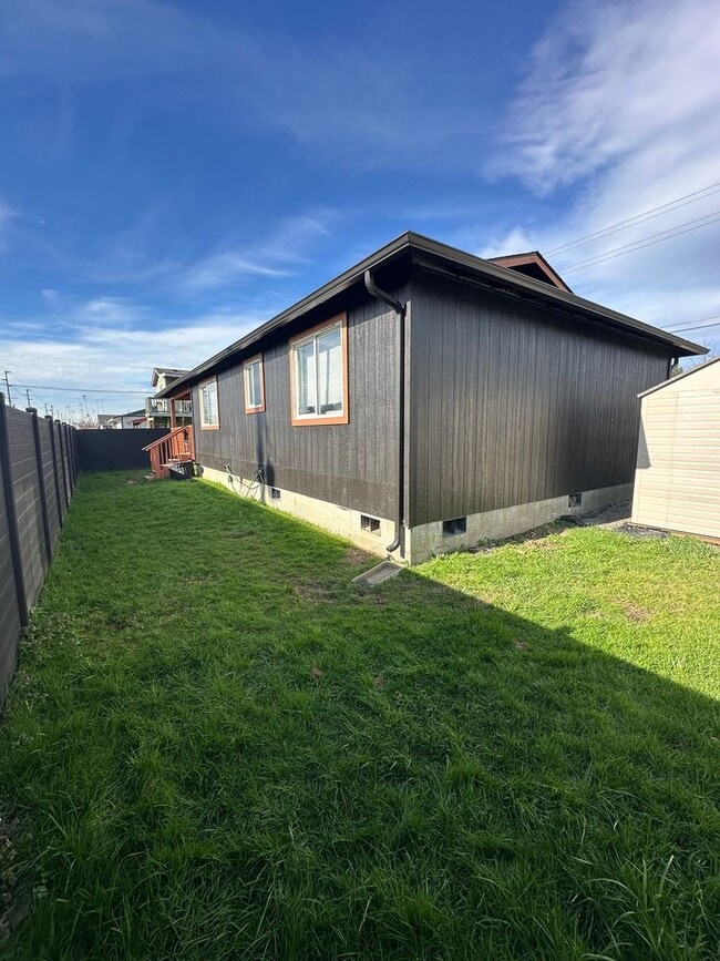 Photo - 3 Bedroom 2 Bath in Chehalis