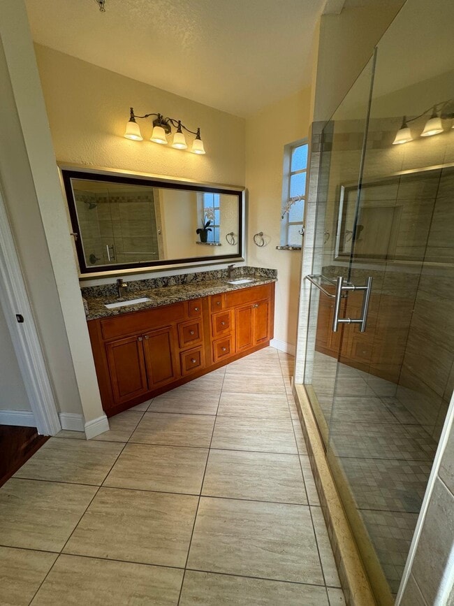 Master bathroom - 114 Vista Verdi Cir Unidad 208