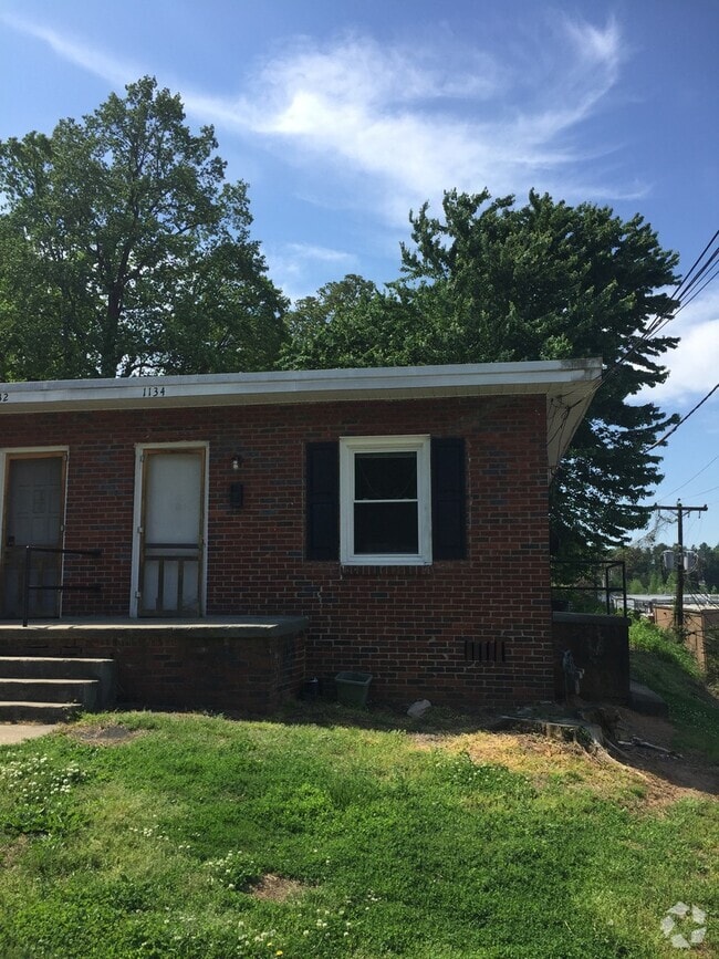 Building Photo - 1134 W Academy St Rental